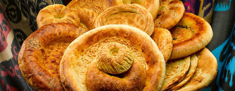 'Лепешка – традиционный национальный хлеб жителей Узбекистана